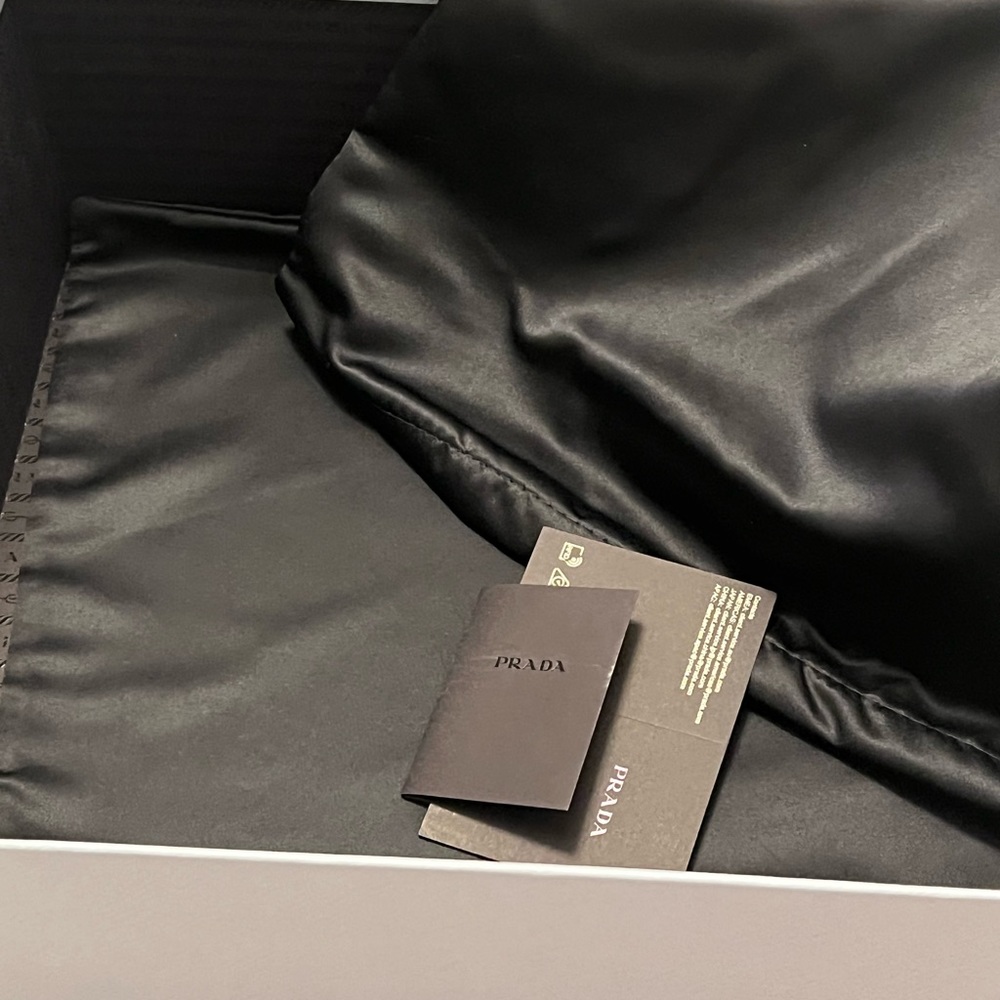 Prada Monolith boots worn a few times still in great condition. Size 37.5. - Picture 6 of 8